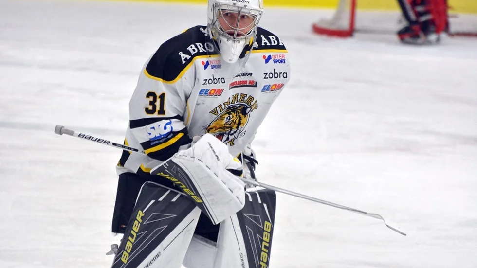 Viktor Kokman har varit Vimmerbys bäste spelare hittills den här säsongen. I morgon ställs han mot seriens målgladaste lag, Troja/Ljungby.