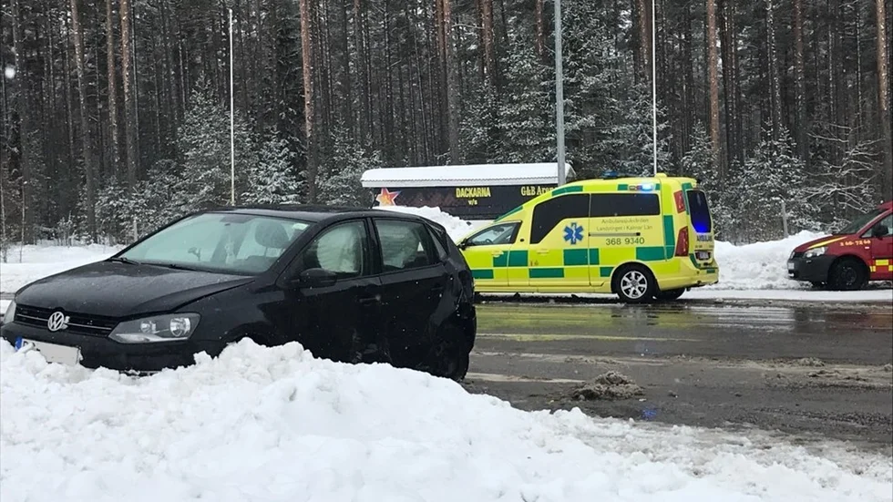 Flera fordon är inblandade i trafikolyckan på riksväg 34 nära Målilla
