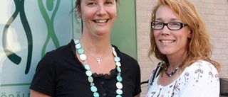 Stefanie och Rosie ger stöd till föräldrar