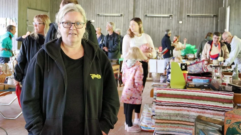 Sanne Swahn, ordförande Gamleby Folkpark, uppmuntrar den här typen av samarrangemang. På folkparkens dansbana där rallyts start och slut var, passade man på att anordna loppis.