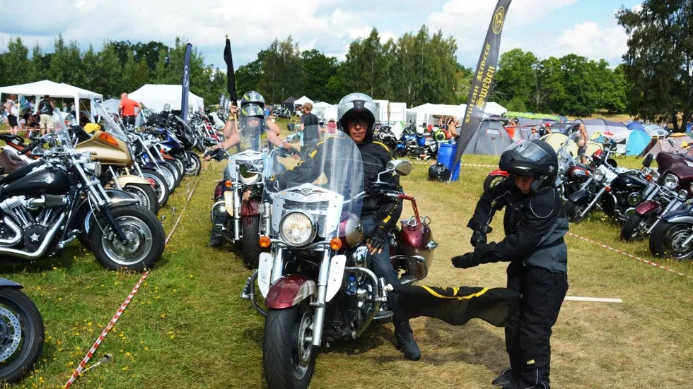 Kortege. Vulcan Riders förberedde sig innan paraden.