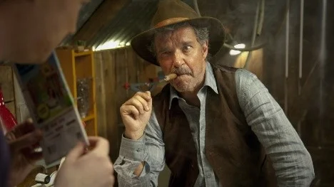 Kjell Bergqvist som Åsa-Nisse. Blir det nya "Göta kanal" eller chockar han kritikerna?