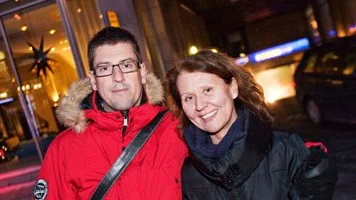 Lotta och Peter Winterqvist väljer vänner före släkten i år.