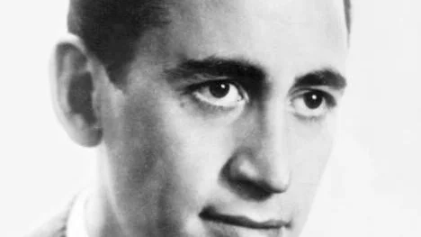 ARKIV 19530922 - 
J.D. Salinger, författare.
Foto SCANPIX SWEDEN code 190
COPYRIGHT SCANPIX SWEDEN