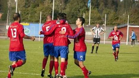 Eldin Podrug har gjort 1-0 för Unik.