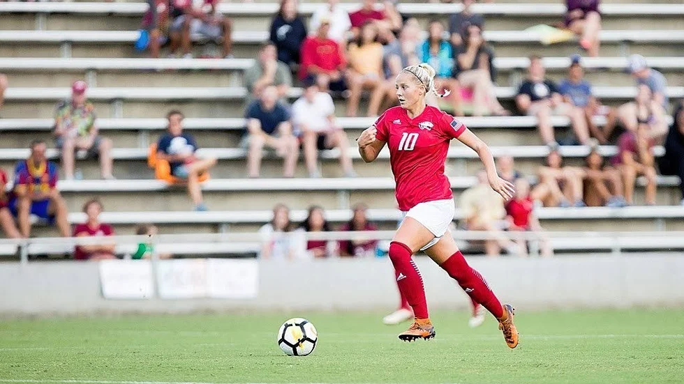 Moa Öhman, här under en match i college med sitt lag South Alabama Jaguars.