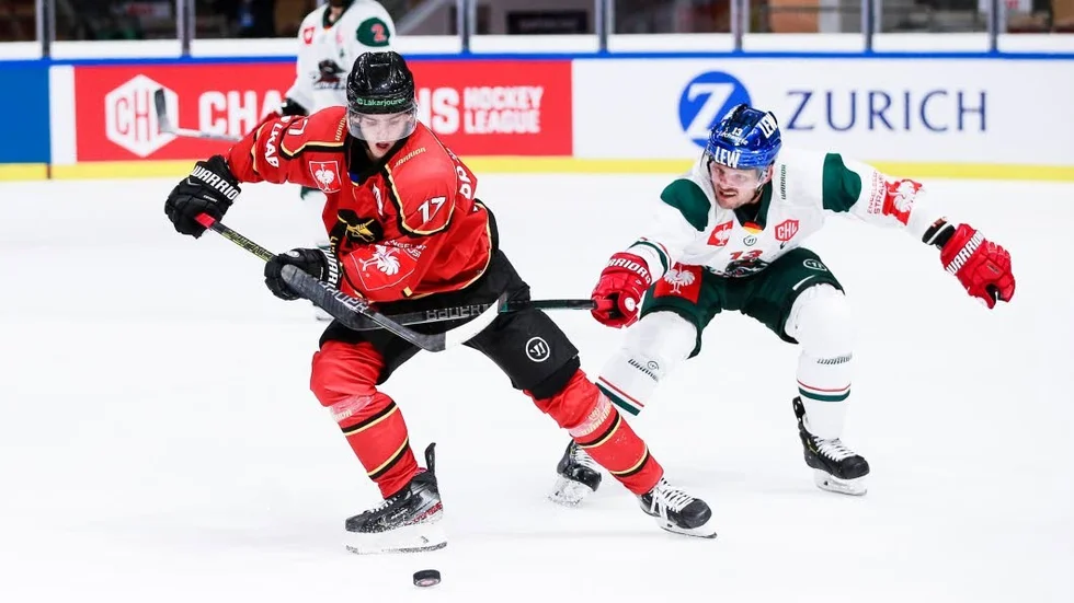 Isac Brännström, Luleå Hockey, och Steffen Tölzer, Augsburger.