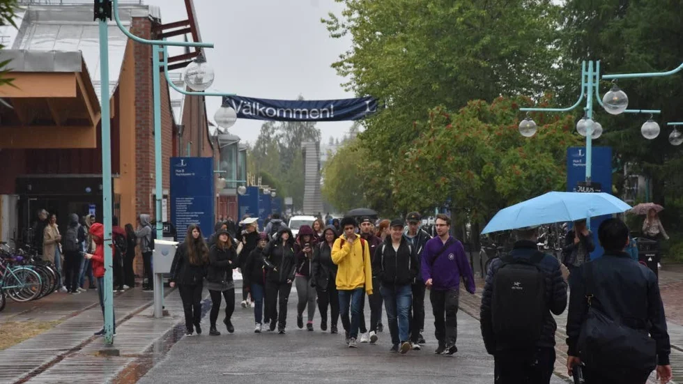 LTU har fyllls nu med studenter. Många av dem är nya och vissa är långt hemfrån och campus sorlas det på många språk och dialekter.