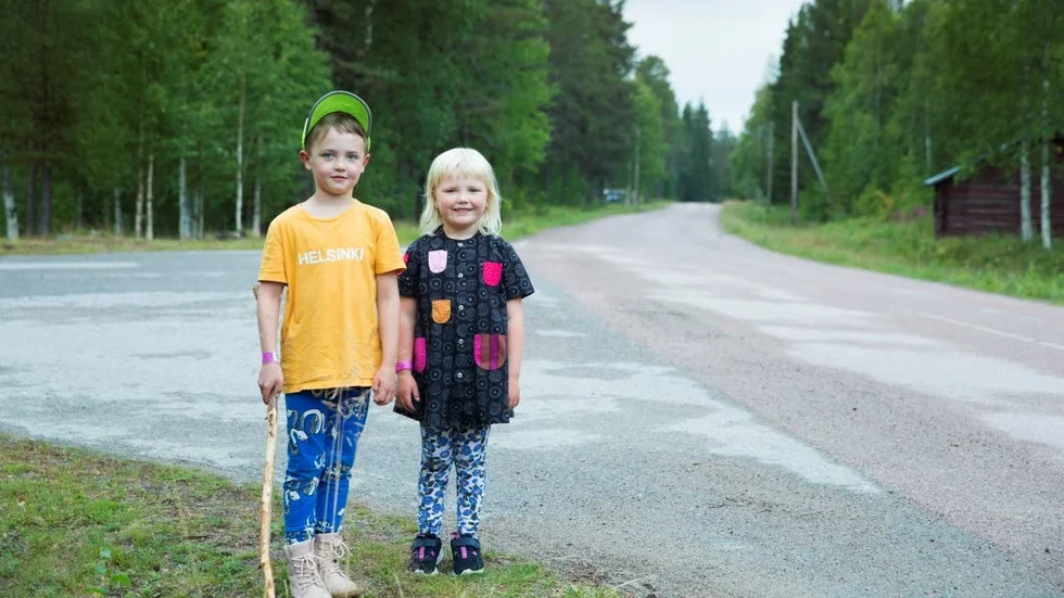 Ebbe Lantto börjar ettan i Råneå. Llillasyster Erna ser fram emot att få nya kompisar i förskoleklassen.