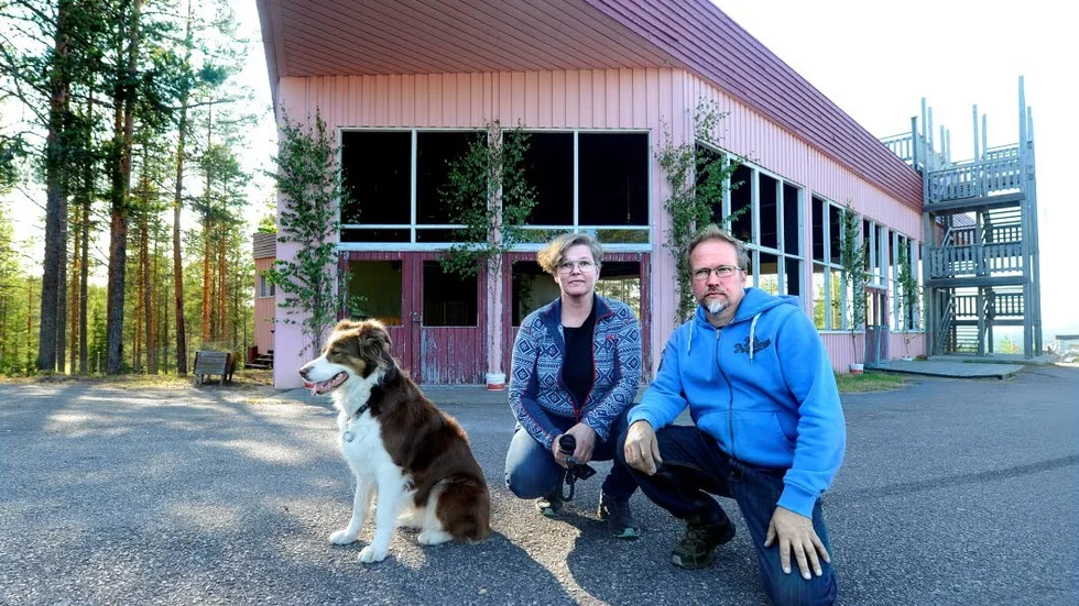 Stöd från ortsbor och andra norrbottningar har paret Jonas Andersson och Katarina Wennström fått i massor sedan det blev klart att Jonas ska ta över Brännabergets festplats. Nu hoppas de att trycket från allmänheten ska sätta stopp för skadegörelsen.