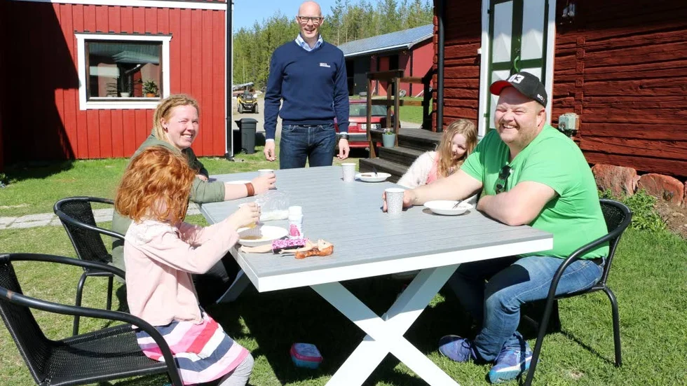 David och Josefin Lundberg som bedriver lammproduktion, intresserar sig för förnybar energi.