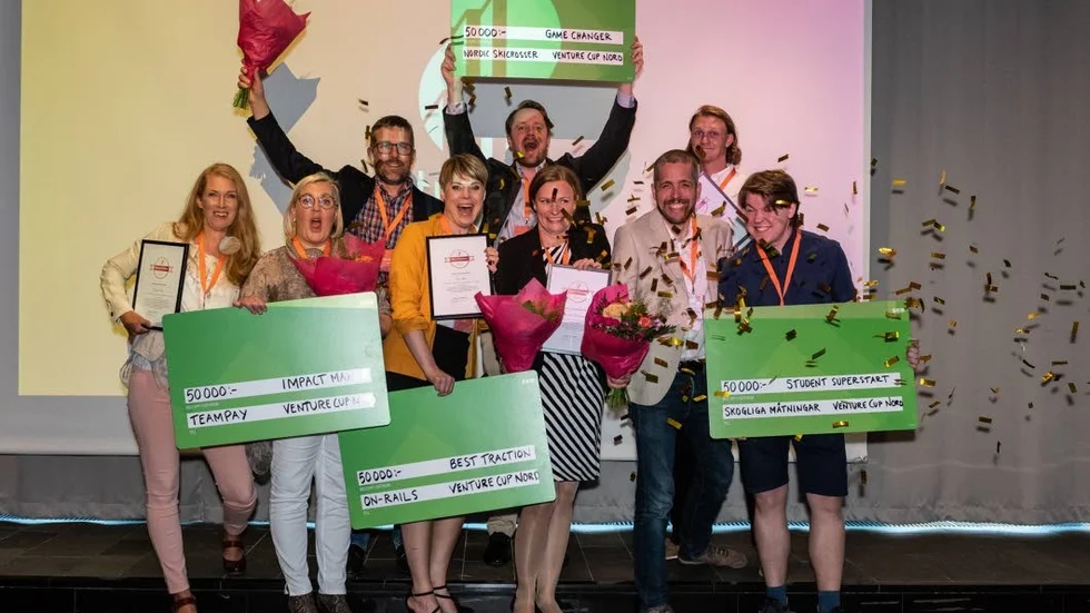 Gruppbild på samtliga regionala vinnare i Venture Cup Nord.