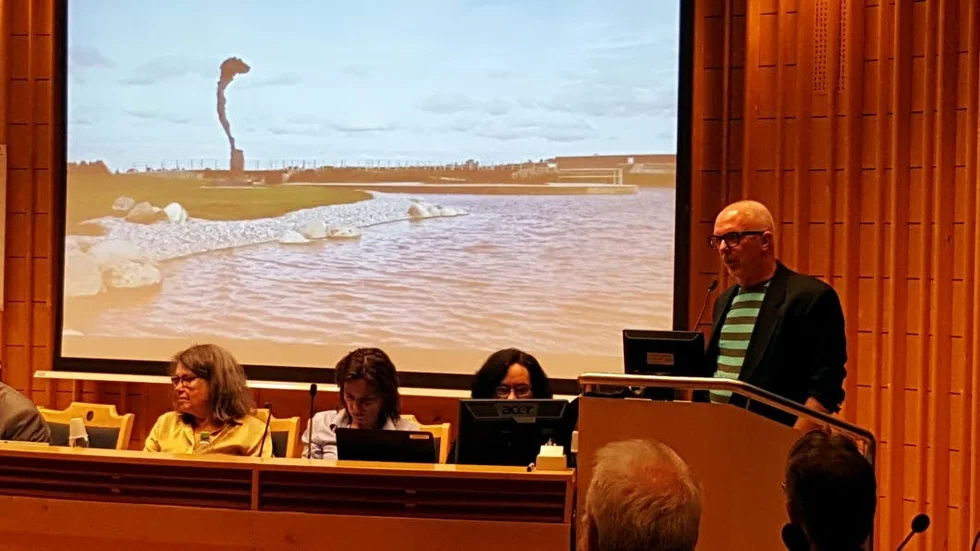 Sjöpark. Göran Lacksell berättade om Kumla sjöpark på kommunfullmäktige.