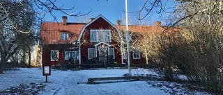 Flyktingar från Alsike kloster togs av polis