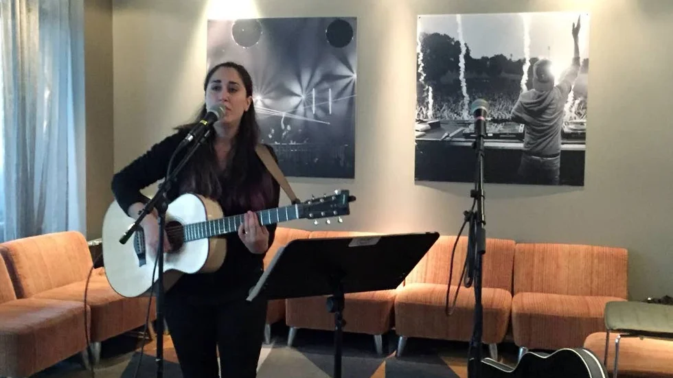 Leyli Afsahi uppträdde bland annat på Invit under Hamnfestivalen.