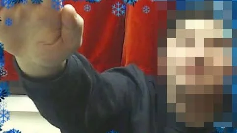 Den ena mannen identifierades och döms nu för hets mot folkgrupp.