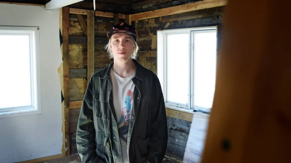 I den gamla bagarstugan i Måttsund planerar Frithiof Stenvall att bygga upp en studio, med kök, sängplatser och bastu.
