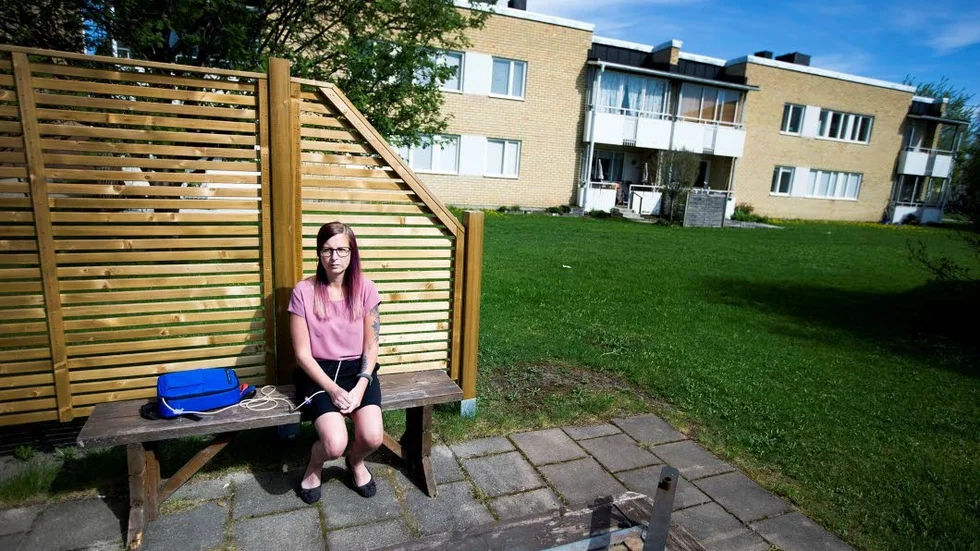 Tack vare den blå väskan med näring i kan Matilda gå ut och ändå ha mat med sin in via slangen i magen. ”Men jag får ofta sota för det. Huvudet är så oerhört känsligt och orken är på noll”, säger hon, 33 år gammal kämpandes för sitt liv.