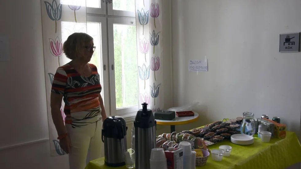Hembygdsföreningen stod för fikat som sålde som smör. ”Vi gör allting själv men det är väldigt uppskattat”, sade Anita från Hembygdsföreningens styrelse.