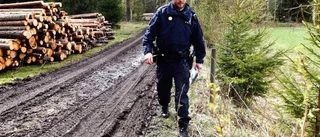 Två döda vid brinnande bil