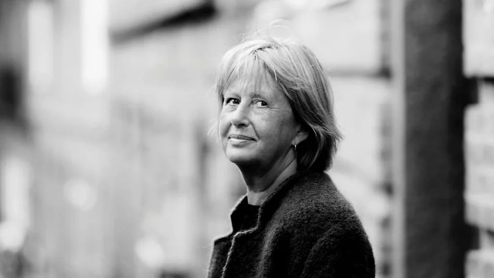 Avtäcker strukturer. Lisbeth Larssons ambitiösa bok om Virginia Woolfs författarskap avslöjar klasskillnadernas betydelser och avgränsningar genom geografiska markörer.