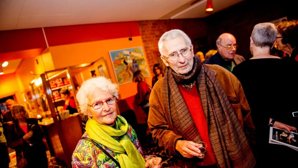 Gunny och Hans Bemm från Sala abonnerade förr på biljetter till Berwaldhallen. - Men sedan Met-operan kom till Heby är det hit vi åker, säger Gunny Bemm.