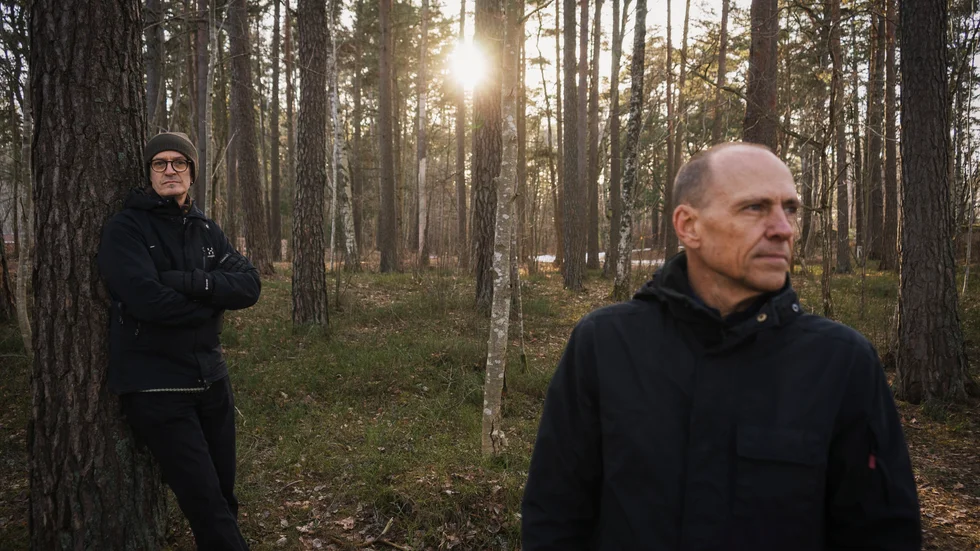 Göran Arnqvist och Per Alström vid Institutionen för ekologi och genetik menar att kalhyggesbruk av skogen är oförenligt med mål om att bevara biologisk mångfald. Nu uppmanar de Uppsala Akademiförvaltning att omedelbart ställa om sina metoder. 