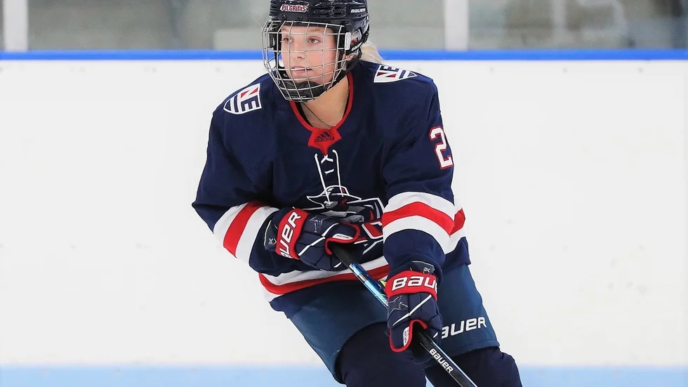 Freja Karlström lämnar collegespel i USA och återvänder hem till Sverige. Ny klubbadress blir Troja-Ljungby i NDHL.