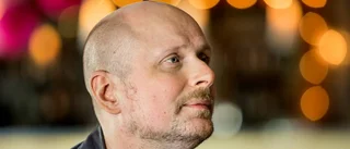 Sätter upp Norén med minnet som fond