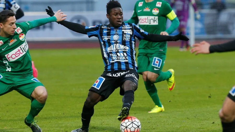 Framspelare. Nio assist och ett mål blev det för Sarfo den gångna säsongen.