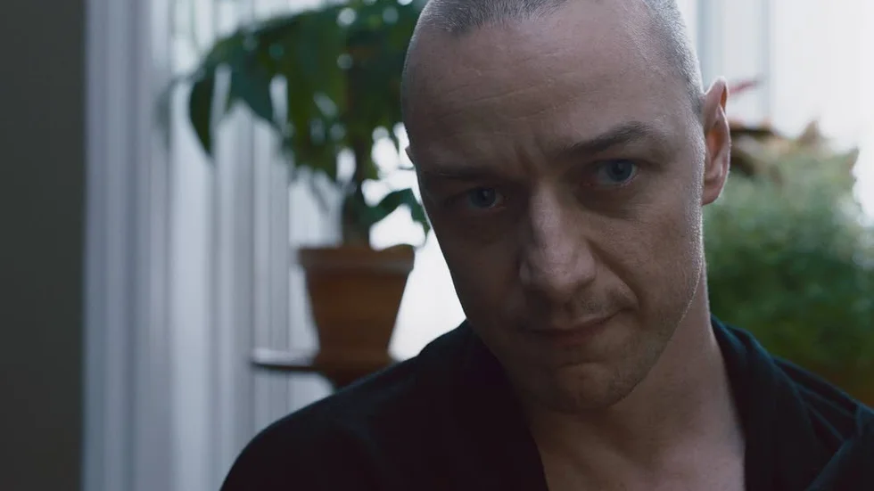 James McAvoy spelar en man med minst 23 olika personligheter i M Night Shyamalans "Split".
