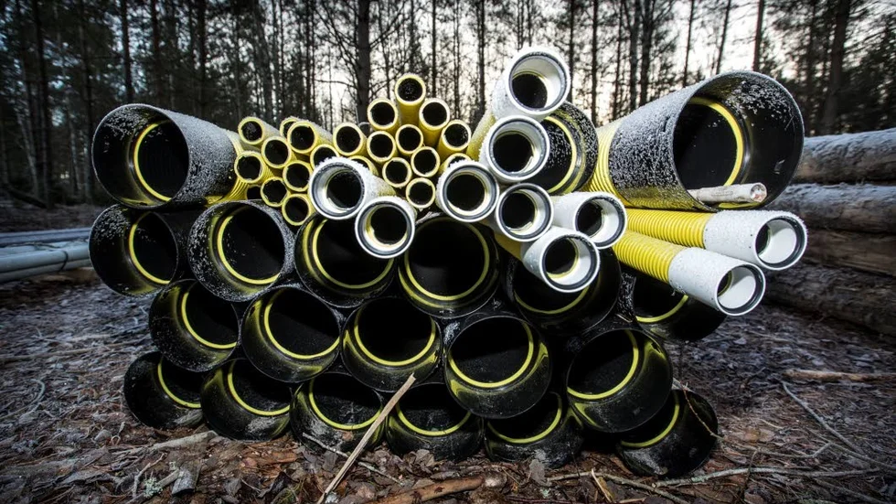 Framtidsarbete. 1,5 kilometer kabel och rör ska läggas för att få igång den riktiga anläggningen till nästa vinter.