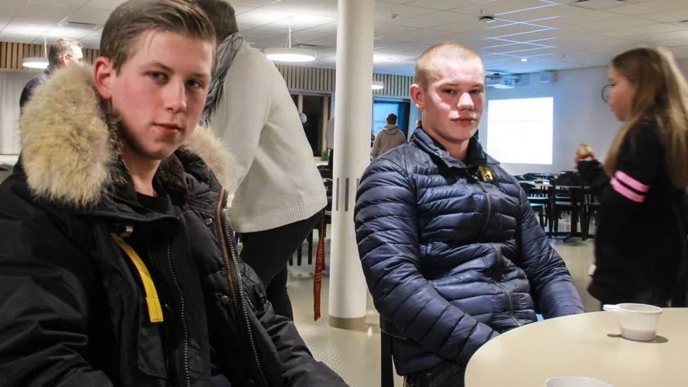 Risken att förlora körkortet var den risk som kändes mest påtaglig för de snart 16-åriga ungdomarna Hampus Jansson och Pontus Smeds.