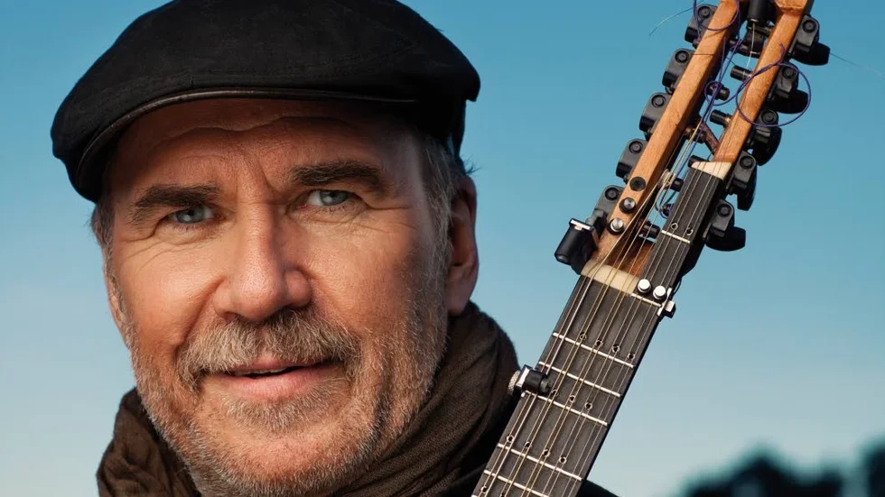 Ale Möller spelar mandola och blåsinstrument på lördagens konsert. Aly Bain och Bruce Molsky står också på scenen.