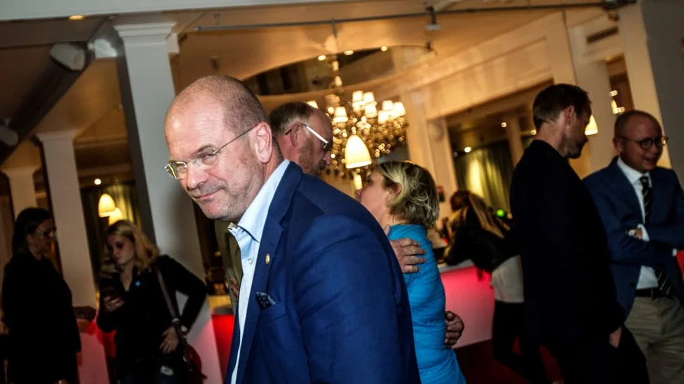 Erik Weiman godkände leasingavtalet för att SD inte skulle missgynnas av att ha fått lokaler på annan plats än övriga partier. Hyrbilarna känner han inte till.
