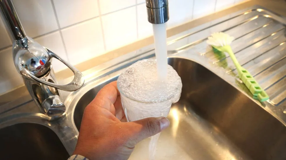 Vattnet i Österbybruk går åter igen att dricka.