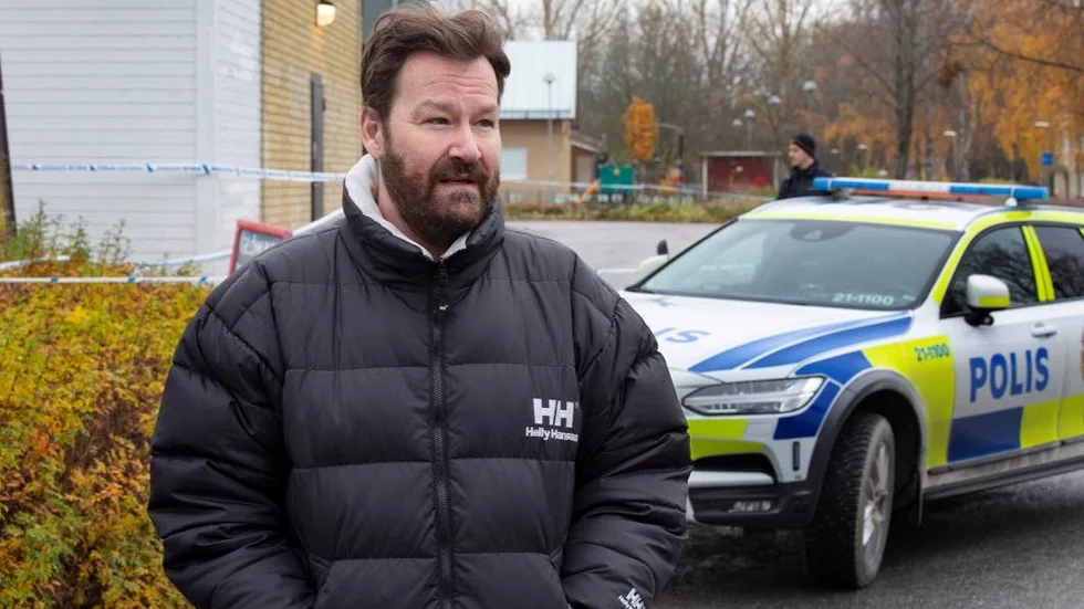 Kennet Karlsson bor alldeles intill brottsplatsen.