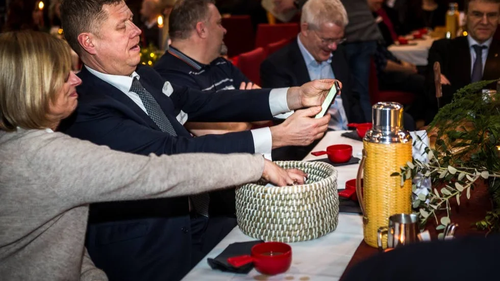 Publiken fick i uppgift att ta en selfie och skriva #Distinget.