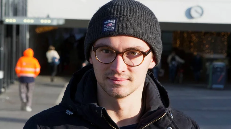 Emil Hansson, 19, Sunnersta.
”Jag känner mig inte otrygg här i tunneln vid Resecentrum, men jag kan förstå andras oro. Jag tycker att det har blivit bättre med ljus här, förut var det jättemörkt.”
