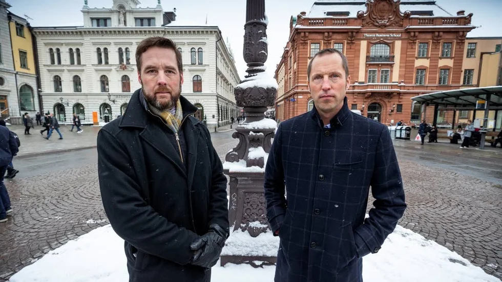 Här på Stora torget samt i Påvel Snickares gränd – två av de stökigaste platserna i city – hoppas Uppsala kommun få sätta upp övervakningskameror. Anders Fridborg, säkerhetschef på Uppsala kommun, och kommunalrådet Erik Pelling (S) tror att kamerorna både kan ha avskräckande effekt och hjälpa polisen i deras arbete.