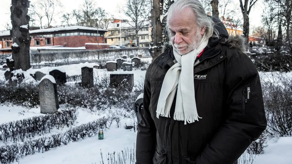 Leif Ericksson, Fadimes advokat, var med under kransnedläggningen.