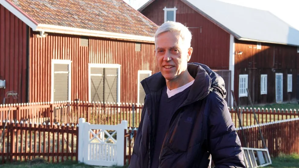 Hemma på gården är fastighetsunderhållet Mats Flodins ansvar. Jordkällaren rustades först, därefter stall, magasin och bodar.