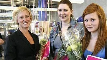 Pristagarna i Uppsala kommuns tävling Uppsala 2030 Linda Elfving, Tove Pehrsson och Amanda Selén, tog emot sina priser i Stadshuset under onsdagen.