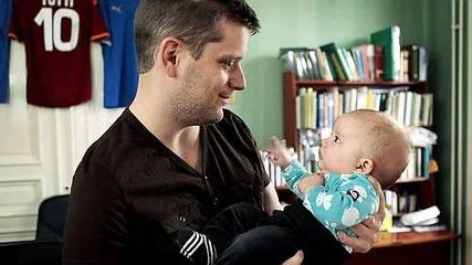 Marcus Birro har funderat mycket på sin roll som pappa till sonen Milo.