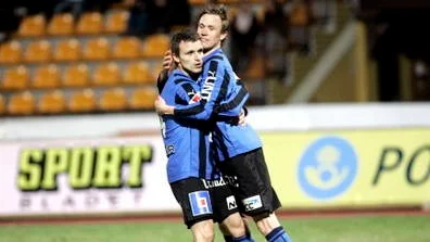 Hasani och Pettersson jublar efter 1-2.