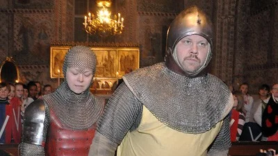Celeres Nordica-riddarna Caróline och Fredrik Egelman eskorterade eleverna.