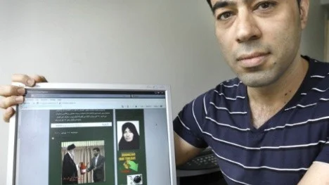 Mahdi Zare ,asylsökande Iransk flykting.
På skärmen syns en kvinna som ska stenas ihäl som straff för otrohet.