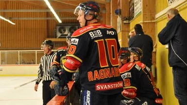 Marcus Ragnarsson på plats i Lundahallen med sitt Djurgården.