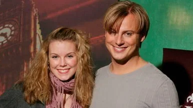 Josefin Wassler och programledaren Magnus Carlsson.