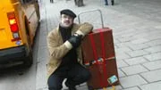 Skådespelaren Peter Bergared har varit resande  i teater med delar av den grekiska gudavärlden i bagaget i  mer än ett decennium. Nu ska han gästa Teatercaféet på Upsala stadsteater med Berättelsen om Perseus ett tag framöver.